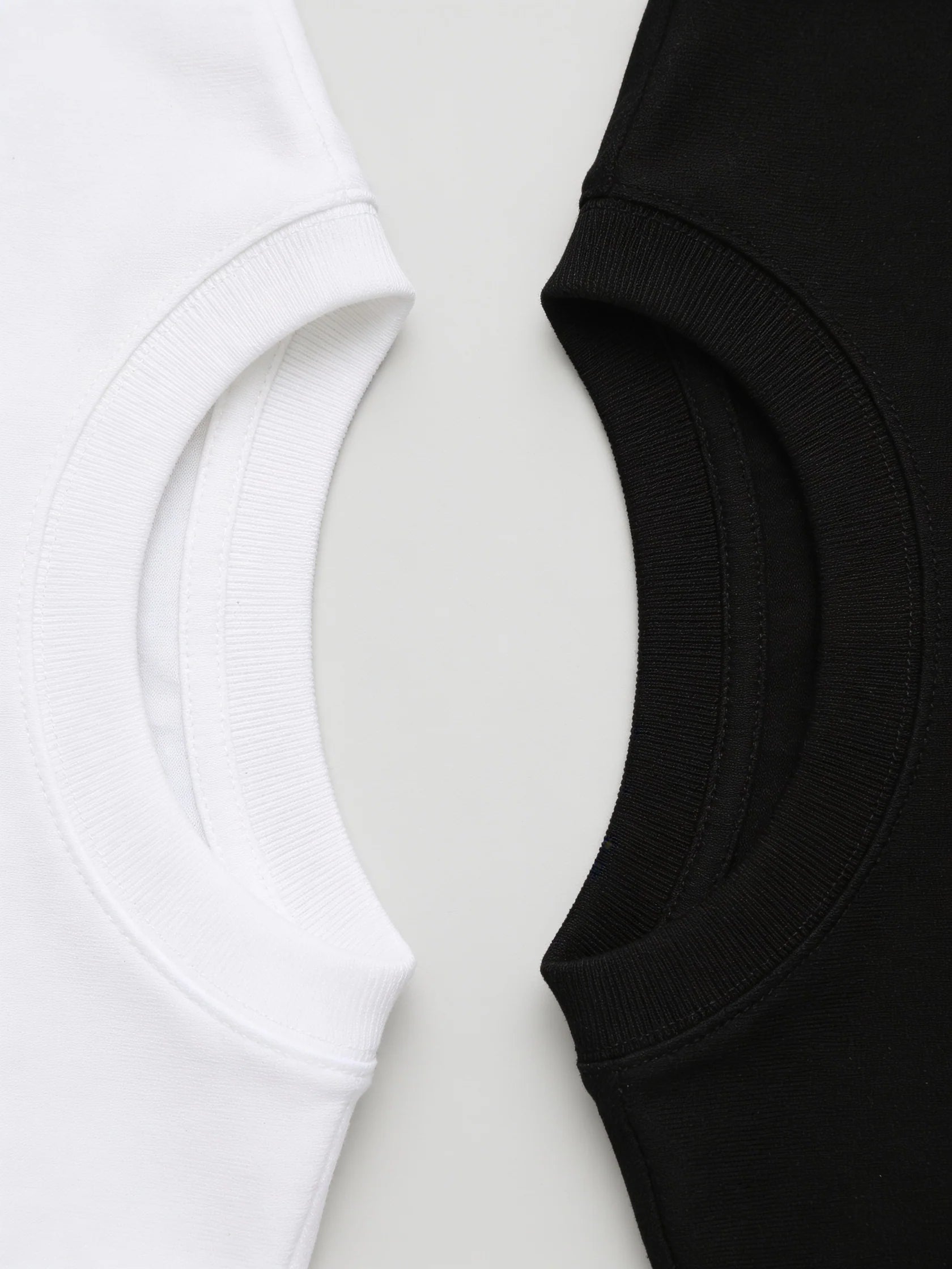 Sakuranın Kılıcı Nakışlı Yarı Oversize Tişört