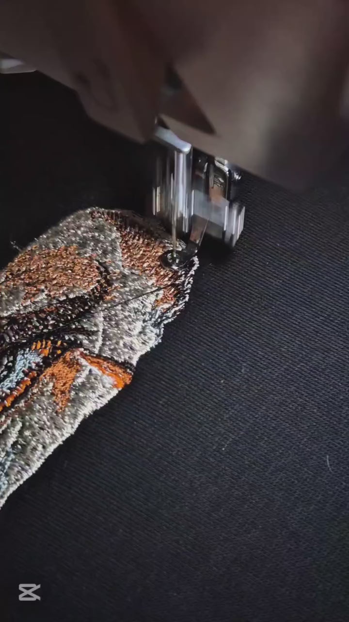 Düşmüş Melek Nakışlı Yarı Oversize Tişört